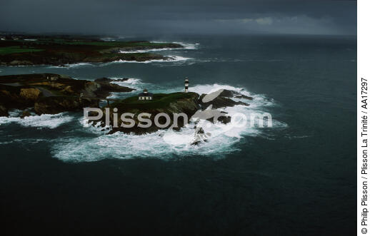 Le phare de Isla Pancha en Galice. - © Philip Plisson / Plisson La Trinité / AA17297 - Nos reportages photos - Phares Espagne