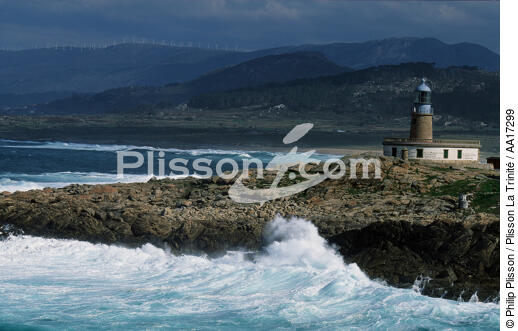 Le phare de Nariga en Galice. - © Philip Plisson / Plisson La Trinité / AA17299 - Nos reportages photos - Phares Espagne