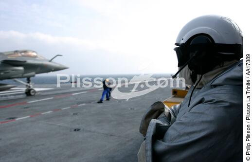 A bord du porte -avion Charles de Gaulle - © Philip Plisson / Plisson La Trinité / AA17389 - Nos reportages photos - Avion militaire