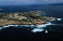 Isla de Salvora, Galicia, Spain © Philip Plisson / Plisson La Trinité / AA17542 - Photo Galleries - Spanish Lighthouses