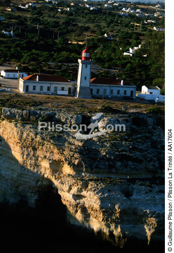Lighthouse of Alfanzina, Algarve, Portugal - © Guillaume Plisson / Plisson La Trinité / AA17604 - Photo Galleries - Alfanzina [lighthouse of]