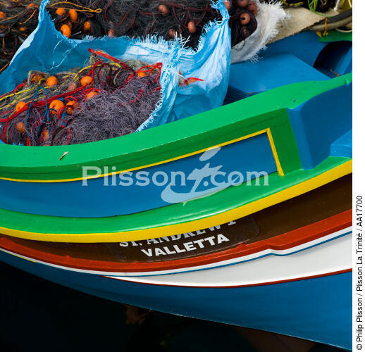 Fishing boat in the port of Valetta - © Philip Plisson / Plisson La Trinité / AA17700 - Photo Galleries - Malta