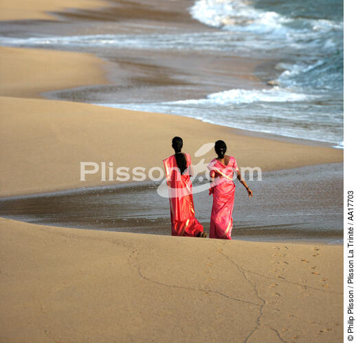 On the beach Vilinjam in India. - © Philip Plisson / Plisson La Trinité / AA17703 - Photo Galleries - State [India]