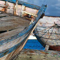 Shipwreck in Plouhinec. © Philip Plisson / Plisson La Trinité / AA17761 - Photo Galleries - Boat graveyard