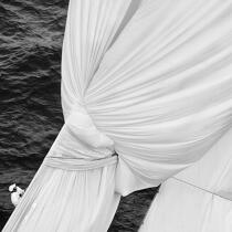 In the sails. © Guillaume Plisson / Plisson La Trinité / AA17775 - Photo Galleries - Sea decoration