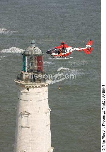 helicopter from Gironde pilotage - © Philip Plisson / Plisson La Trinité / AA18046 - Photo Galleries - Air transport