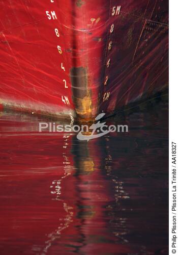 Etrave - © Philip Plisson / Plisson La Trinité / AA18327 - Nos reportages photos - Reflet