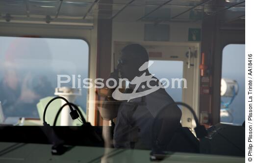 A bord d'un porte-conteneur. - © Philip Plisson / Plisson La Trinité / AA18416 - Nos reportages photos - Passerelle