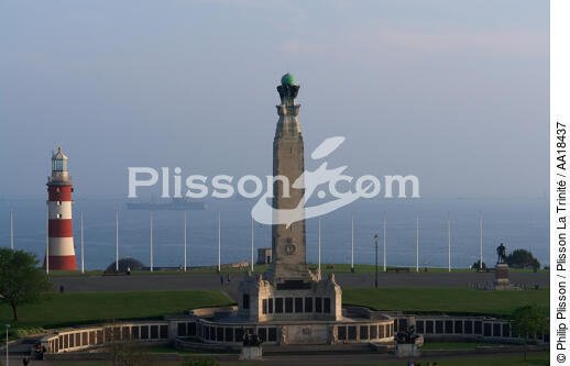 Plymouth - © Philip Plisson / Plisson La Trinité / AA18437 - Nos reportages photos - Région (GB)