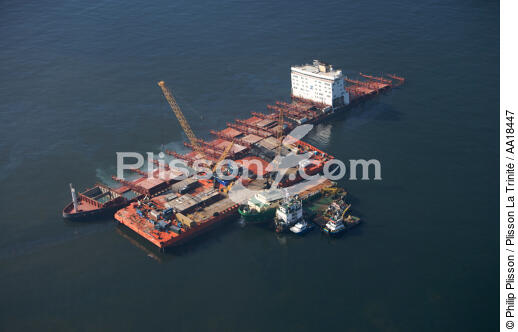 Le porte conteneur MSC Napoli - © Philip Plisson / Plisson La Trinité / AA18447 - Nos reportages photos - Pollution