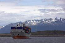 Ushuaia in Patagonia. © Philip Plisson / Plisson La Trinité / AA18611 - Photo Galleries - Containerships, the excess