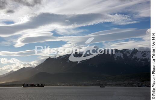 Ushuaia in Patagonia. - © Philip Plisson / Plisson La Trinité / AA18614 - Photo Galleries - Containership
