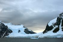 Le passage Lemaire en Antarctique. © Philip Plisson / Plisson La Trinité / AA18650 - Nos reportages photos - Site (Antarctique)