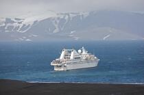 Deception island in Antarctica. © Philip Plisson / Plisson La Trinité / AA18732 - Photo Galleries - Big Cruises