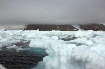 Brown Bluff en Antarctique. © Philip Plisson / Plisson La Trinité / AA18843 - Nos reportages photos - Iceberg