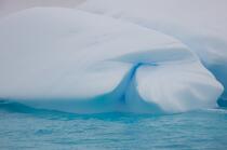 Antarctique. © Philip Plisson / Plisson La Trinité / AA18876 - Nos reportages photos - Iceberg