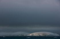 Antarctique. © Philip Plisson / Plisson La Trinité / AA18920 - Nos reportages photos - Iceberg