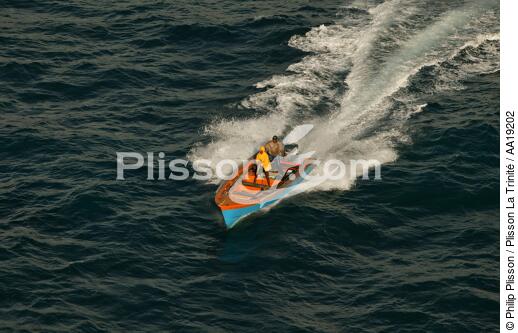 Canot de pêche à la Martinique - © Philip Plisson / Plisson La Trinité / AA19202 - Nos reportages photos - Antilles [Les]