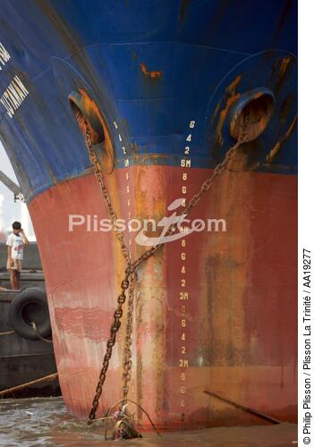 Dans le port de Bangkok. - © Philip Plisson / Plisson La Trinité / AA19277 - Nos reportages photos - Elément d'un bateau