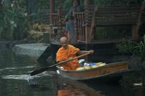 Monk in Bangkok. © Philip Plisson / Plisson La Trinité / AA19288 - Photo Galleries - Thailand