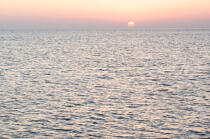 Coucher de soleil sur la Mer Rouge. © Philip Plisson / Plisson La Trinité / AA19379 - Nos reportages photos - Soleil