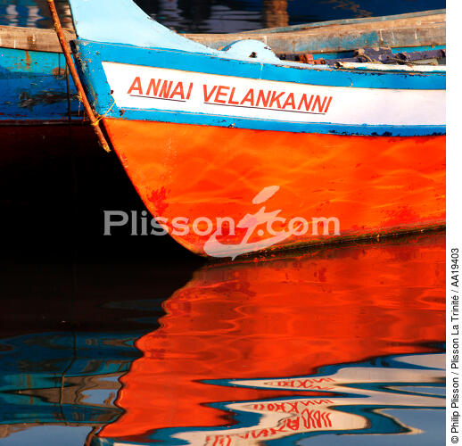 Bow of a fishing boat in Cochin - © Philip Plisson / Plisson La Trinité / AA19403 - Photo Galleries - Elements of boat