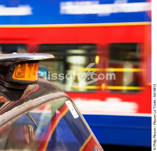 Taxi à Londres. - © Philip Plisson / Plisson La Trinité / AA19814 - Nos reportages photos - Taxi