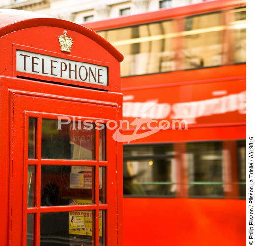 Cabine de téléphone. - © Philip Plisson / Plisson La Trinité / AA19816 - Nos reportages photos - Londres