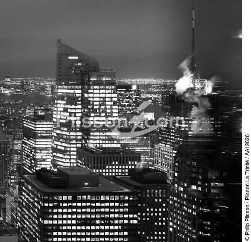 New-York by night. - © Philip Plisson / Plisson La Trinité / AA19826 - Nos reportages photos - Urbain