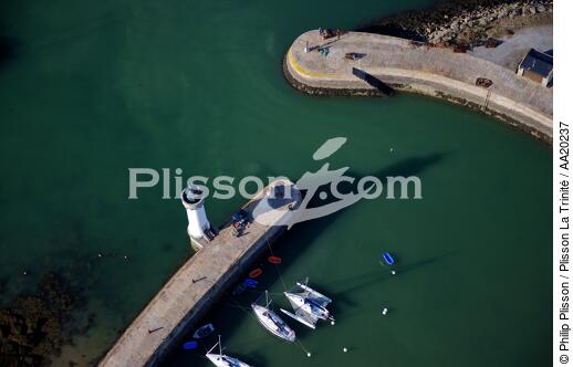 Phare à l'entrée de Port-Haliguen. - © Philip Plisson / Plisson La Trinité / AA20237 - Nos reportages photos - Jetée