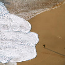 Jeu de vagues sur la plage d'Etel. © Philip Plisson / Plisson La Trinité / AA20274 - Nos reportages photos - Déco Marine