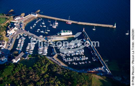 Port-Tudy,ile de Groix. - © Philip Plisson / Plisson La Trinité / AA20381 - Nos reportages photos - Jetée
