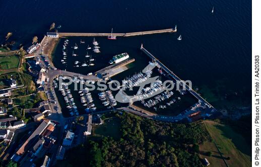 Port-Tudy,ile de Groix. - © Philip Plisson / Plisson La Trinité / AA20383 - Nos reportages photos - Jetée