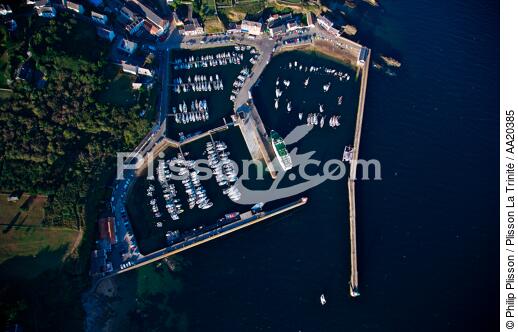 Port-Tudy,ile de Groix. - © Philip Plisson / Plisson La Trinité / AA20385 - Nos reportages photos - Jetée