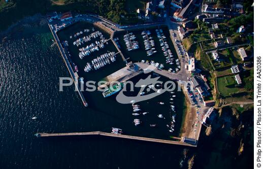 Port-Tudy,ile de Groix. - © Philip Plisson / Plisson La Trinité / AA20386 - Nos reportages photos - Jetée