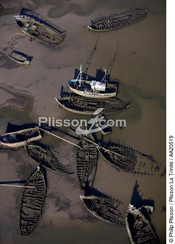 Wrecks. - © Philip Plisson / Plisson La Trinité / AA20519 - Photo Galleries - Shipwreck
