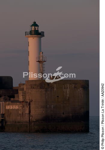 Boulogne. - © Philip Plisson / Plisson La Trinité / AA20942 - Nos reportages photos - Barrage
