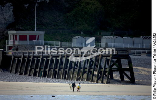 De Dieppe à St Valery en Caux. - © Philip Plisson / Plisson La Trinité / AA21252 - Nos reportages photos - Jetée