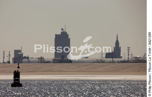 Dunkerque. - © Philip Plisson / Plisson La Trinité / AA21289 - Photo Galleries - Dunkerque