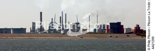 Dunkerque. - © Philip Plisson / Plisson La Trinité / AA21299 - Nos reportages photos - De Dunkerque à la Baie de Somme
