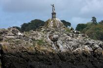 Le Rocher de Bizeux devant Saint-Malo. © Philip Plisson / Plisson La Trinité / AA21554 - Nos reportages photos - Ville [35]