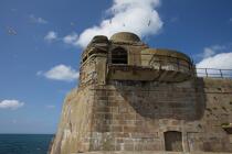 Le fort de l'île Pelée devant Cherbourg. © Philip Plisson / Plisson La Trinité / AA21822 - Nos reportages photos - Fort de l'île Pelée