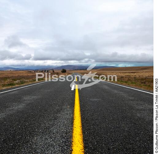 On the road again. - © Guillaume Plisson / Plisson La Trinité / AA21903 - Photo Galleries - New Zealand