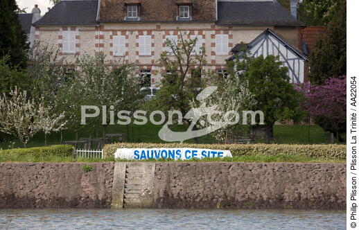 Bord de Seine. - © Philip Plisson / Plisson La Trinité / AA22054 - Nos reportages photos - Du Tréport à l'estuaire de la Seine