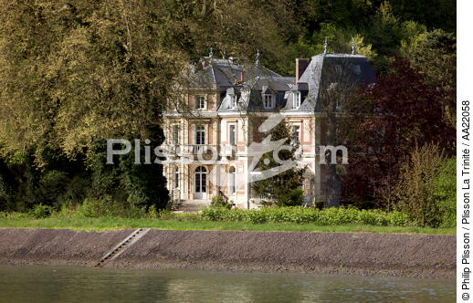 Bord de Seine. - © Philip Plisson / Plisson La Trinité / AA22058 - Nos reportages photos - Château
