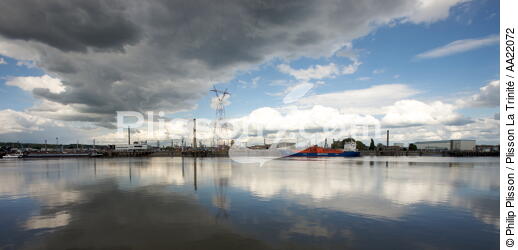 Bord de Seine. - © Philip Plisson / Plisson La Trinité / AA22072 - Nos reportages photos - Ciel