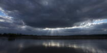 Lumière sur la Seine. © Philip Plisson / Plisson La Trinité / AA22104 - Nos reportages photos - Ciel