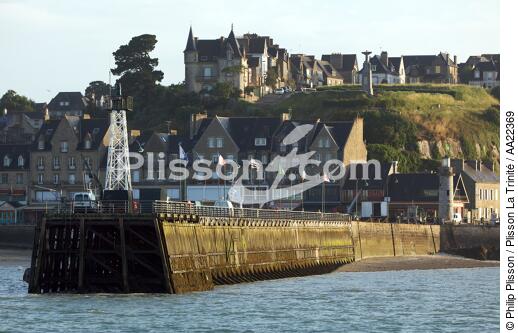 Back from fishing in Cancale. - © Philip Plisson / Plisson La Trinité / AA22369 - Photo Galleries - Town [35]