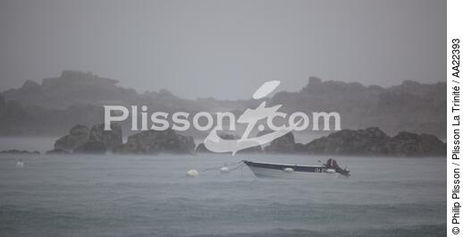 Rain on Chausey. - © Philip Plisson / Plisson La Trinité / AA22393 - Photo Galleries - Chausey
