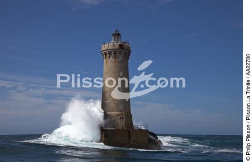 Le phare du Four. - © Philip Plisson / Plisson La Trinité / AA22780 - Nos reportages photos - Phare [29]